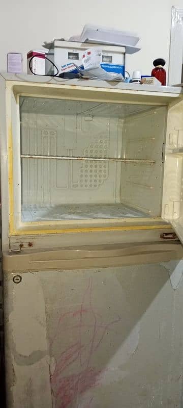 dowlanc refrigerator for sale 3