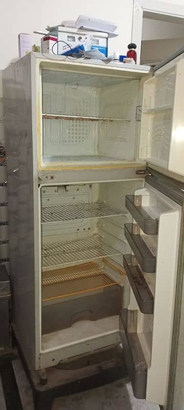 dowlanc refrigerator for sale 6