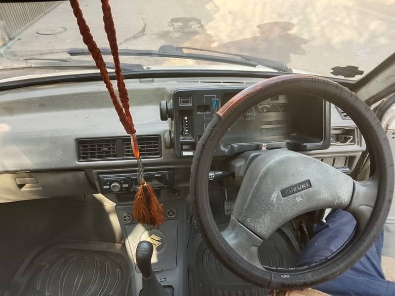 Suzuki Mehran VX 1998 best for family use. 8