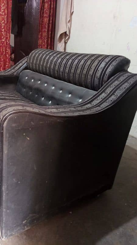 Black Sofa Set in affordable Price. 2