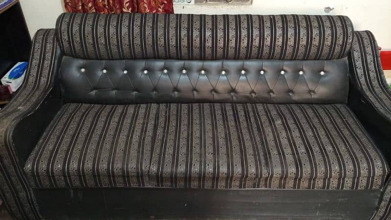 Black Sofa Set in affordable Price. 4