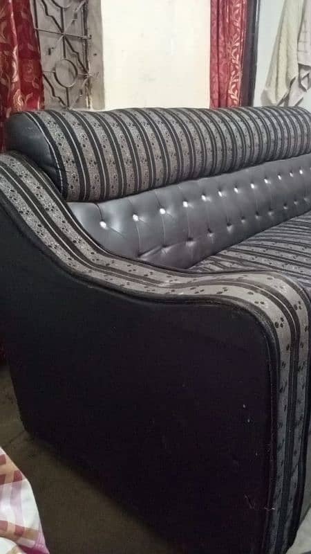 Black Sofa Set in affordable Price. 6