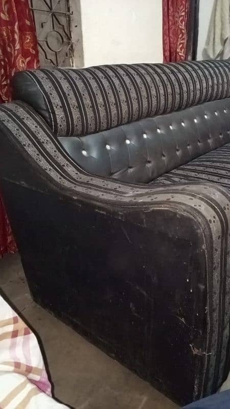 Black Sofa Set in affordable Price. 7