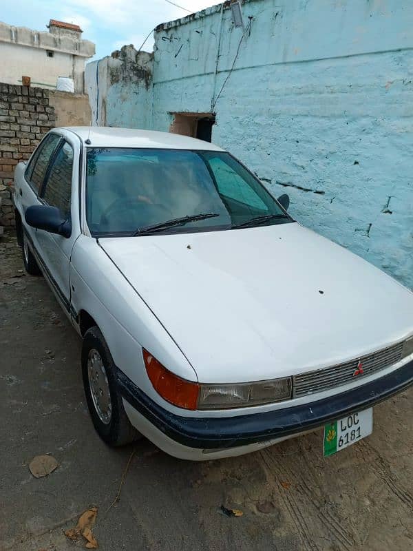 Mitsubishi Lancer 1990 3