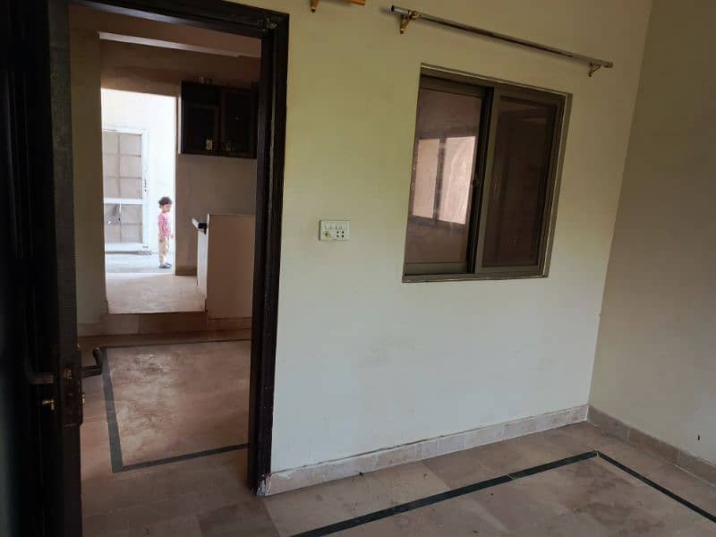 4 Bedroom Portion For Rent 1 st Floor near Johar more 03342532865 3