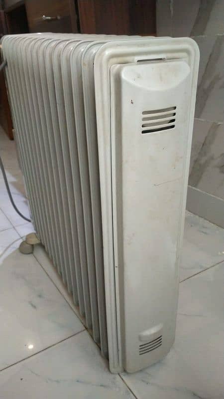 delonghi oil heater large size ( 15 fin) 2