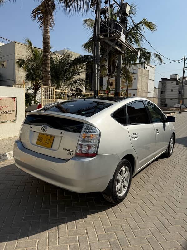 Toyota Prius 2011 3