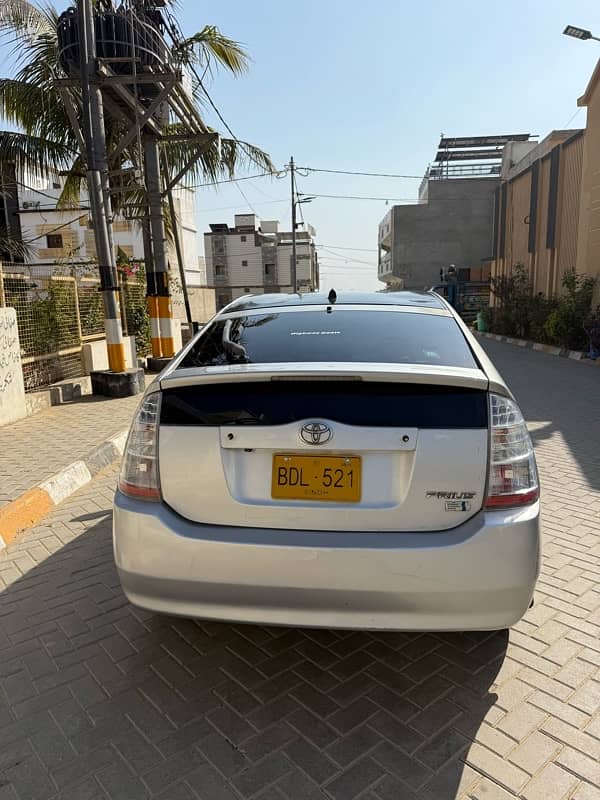 Toyota Prius 2011 4