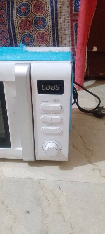 1 Year use 20 litar microwave original condition me hai 5