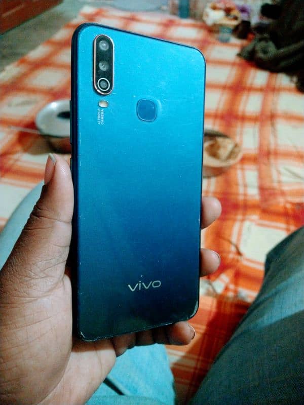 vivo y15 with box 4 gb ram 64 gb rom 3