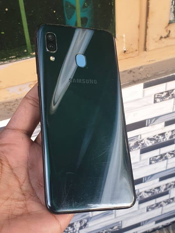 Samsung Galaxy A30 4/64  PTA Approved 1