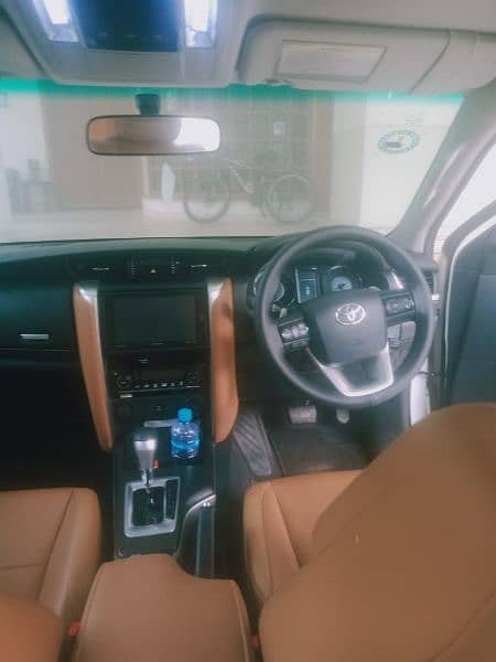 Toyota Fortuner V 2017 4