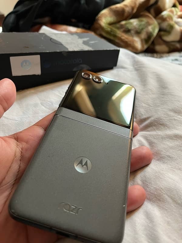 Motorola Razr 2024 5