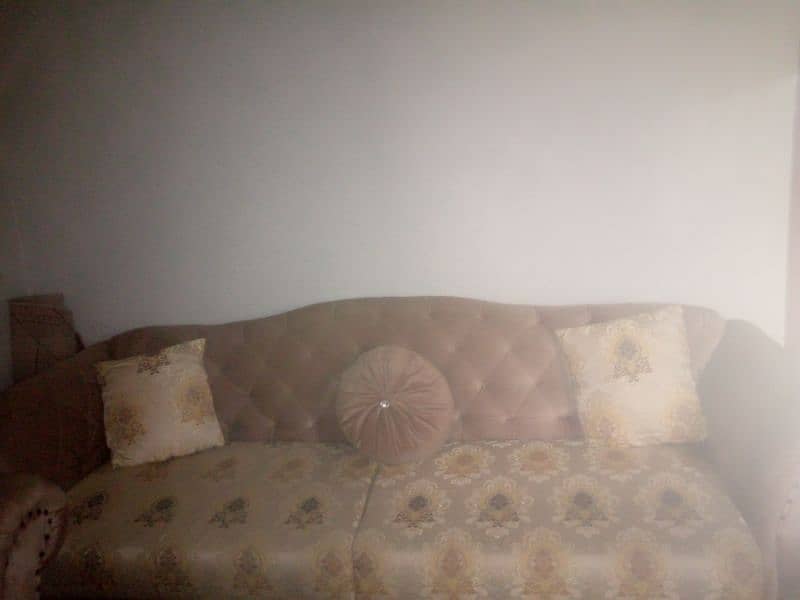 Sofa set with affordable price. 0