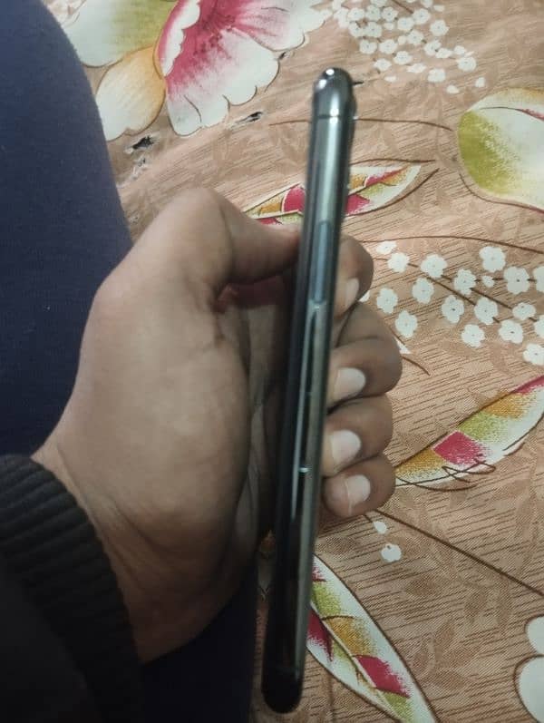 iphone 11 pro Non PTA 3