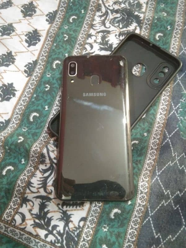 urgent sale A20 Samsung 3