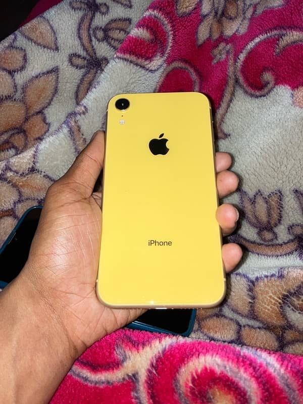 IPHONE XR  64 gb 2