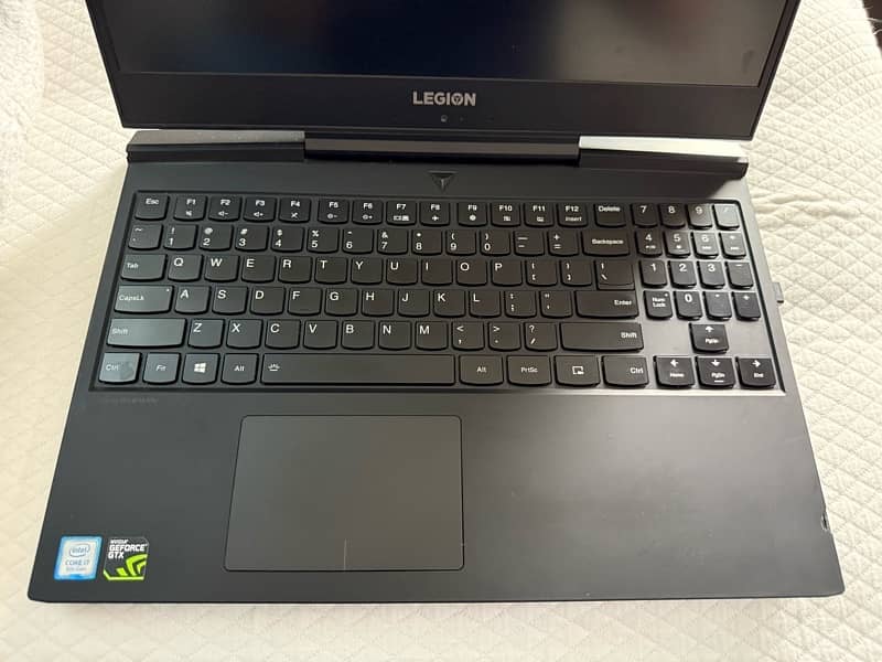 lenovo legion y7000 1