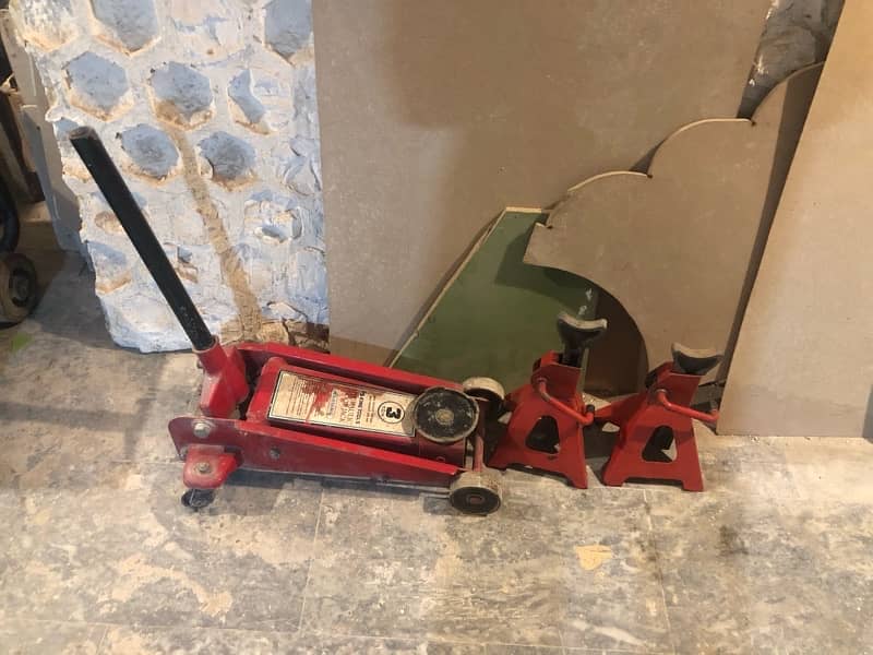 Car hydraulic jack & stands 1