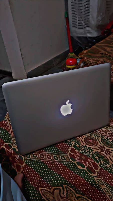 Macbook pro late 2011 core i7 5