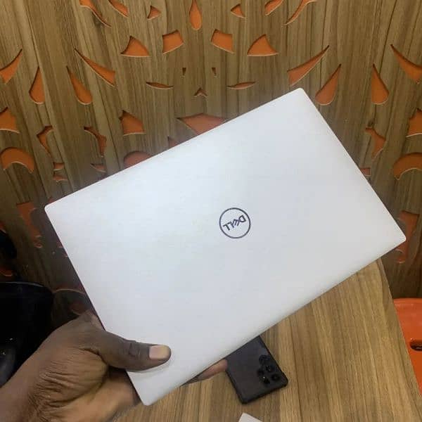 10th Generation Dell XPS 13 Core i5 Ultra Slim BorderLess 4k 2