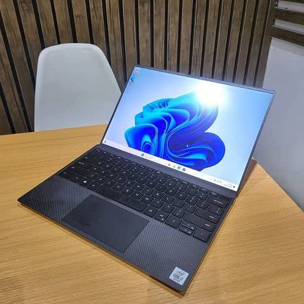 10th Generation Dell XPS 13 Core i5 Ultra Slim BorderLess 4k 5