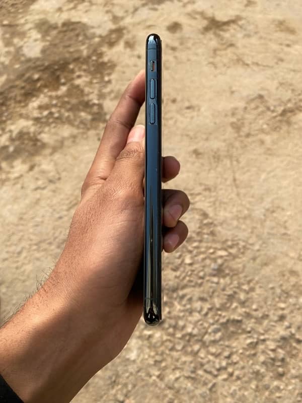 Iphone 11 Pro Max Non Pta 64 Gb 3