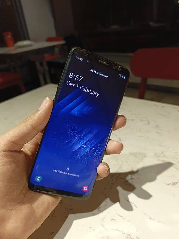 samsung s8 good condition 4