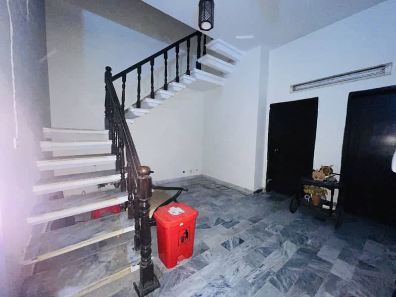 8 Marla Lower Portion For Rent In Johar Town 6