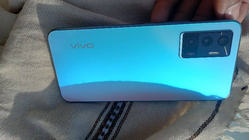 Vivo v 23e 1