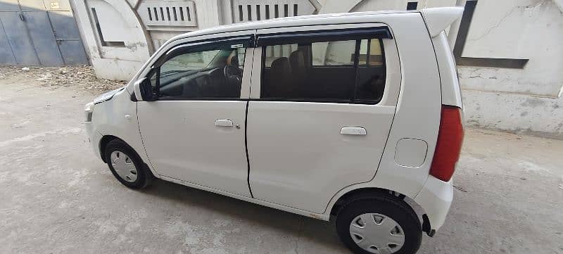 Suzuki Wagon R 2017 model good condition family use car 8