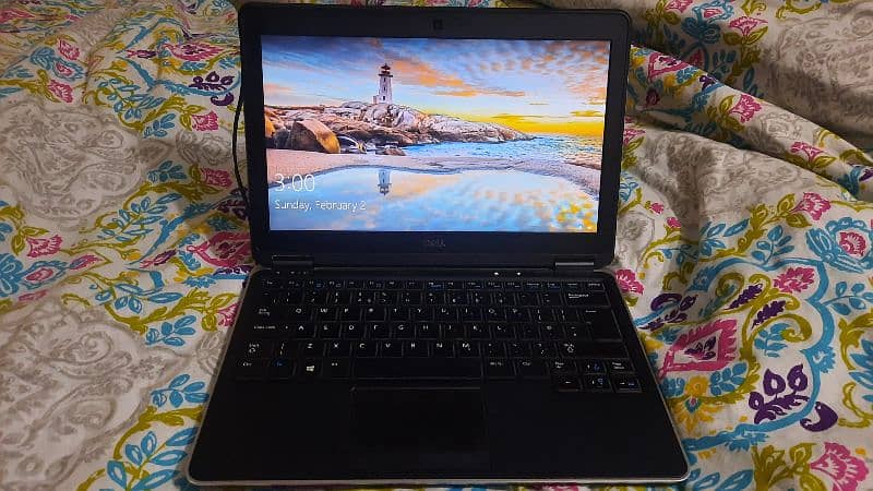 Dell Latitude E7240 4