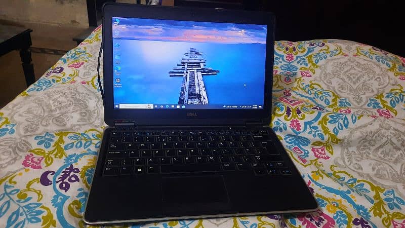 Dell Latitude E7240 5