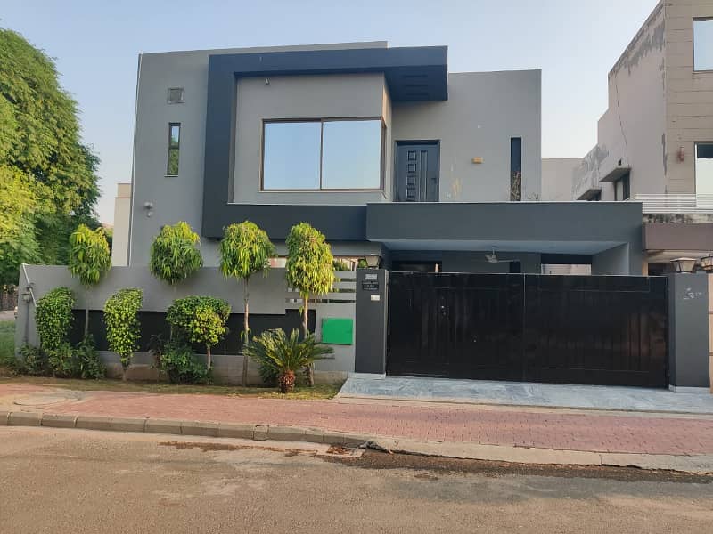 10 Marla USed House For sale Bahria Town lahore 1