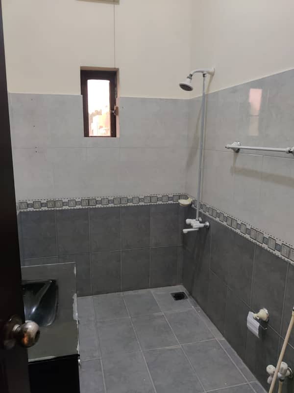 10 Marla USed House For sale Bahria Town lahore 2