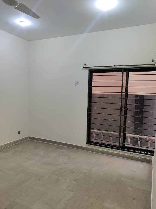 10 Marla USed House For sale Bahria Town lahore 12