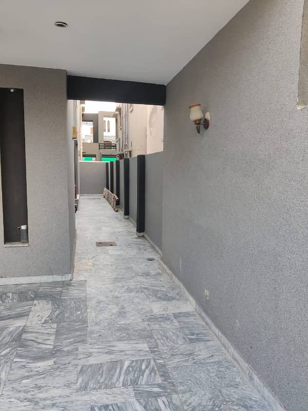 10 Marla USed House For sale Bahria Town lahore 18