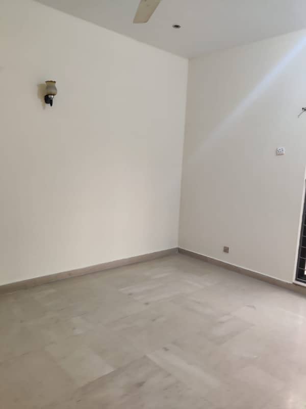 10 Marla USed House For sale Bahria Town lahore 21