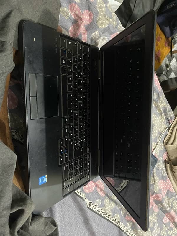 DEll latitude E5540 1