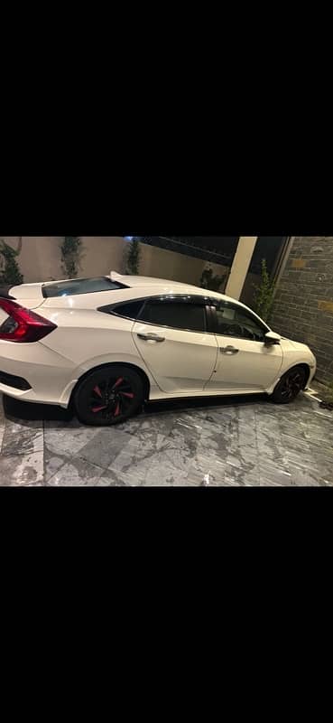 Honda Civic X 3