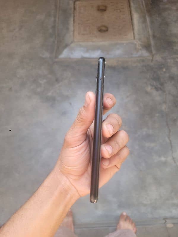 Google Pixel 4 XL 6 64 Gb All Okay 10 by 9 Condition 2