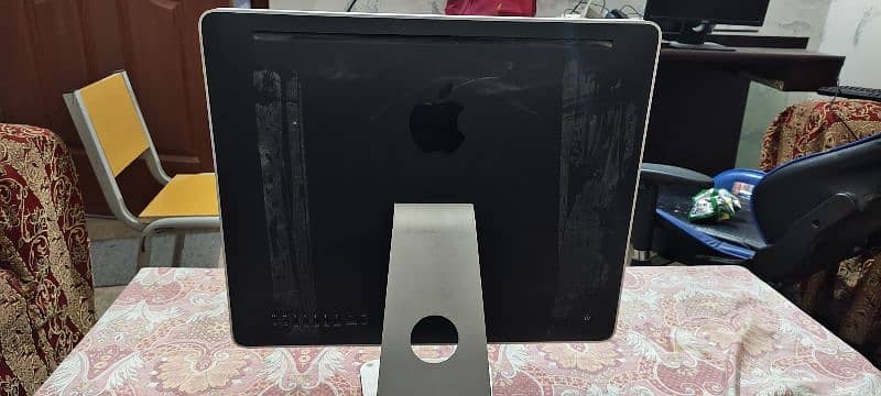 Apple iMac 20in 2015 Intel Core 2 duo 4 RAM  128GB Apple Hard Drive 3