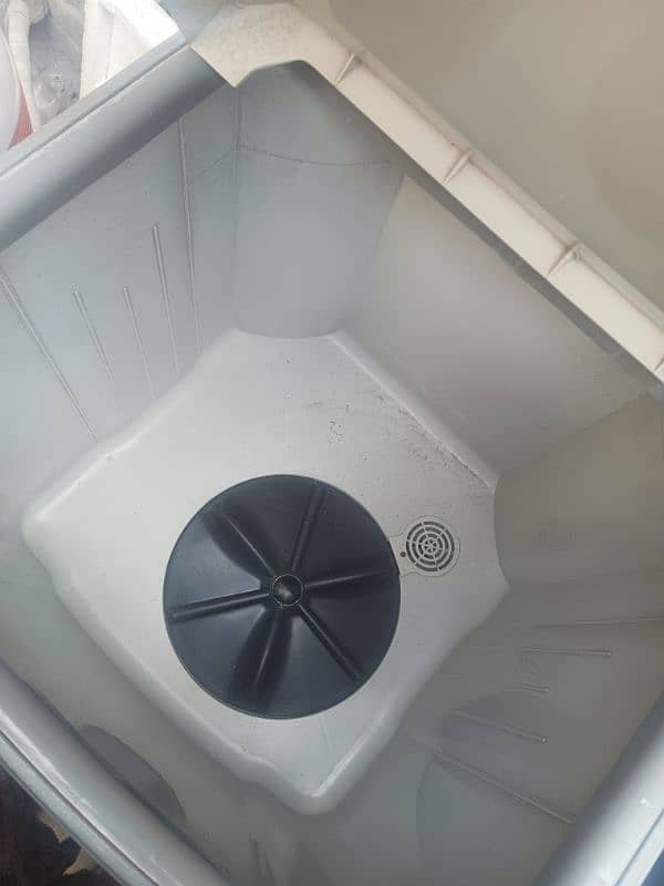 urgent sale big size washing machine reasonable price 2