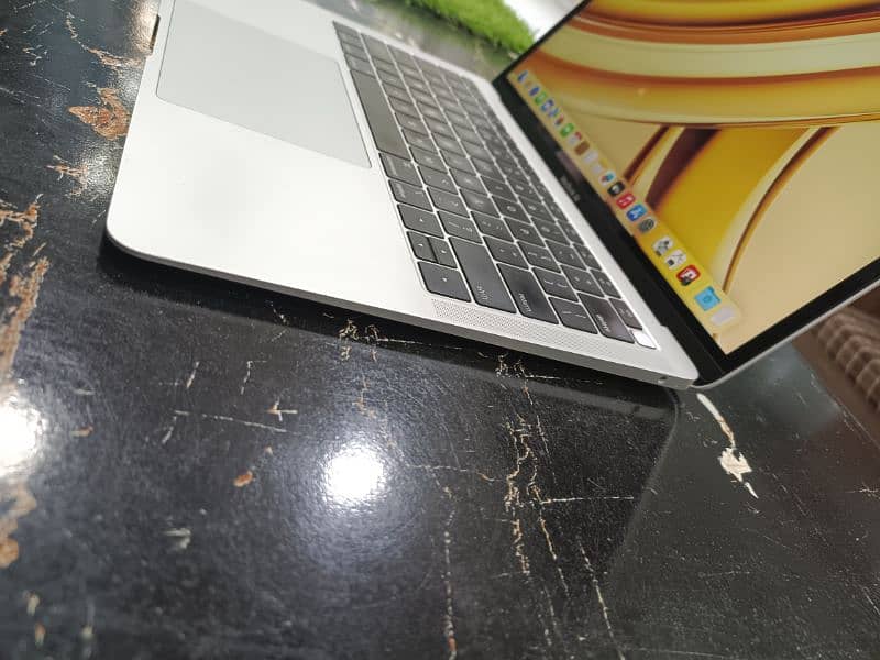 APPLE MACBOOK AIR 2019 2