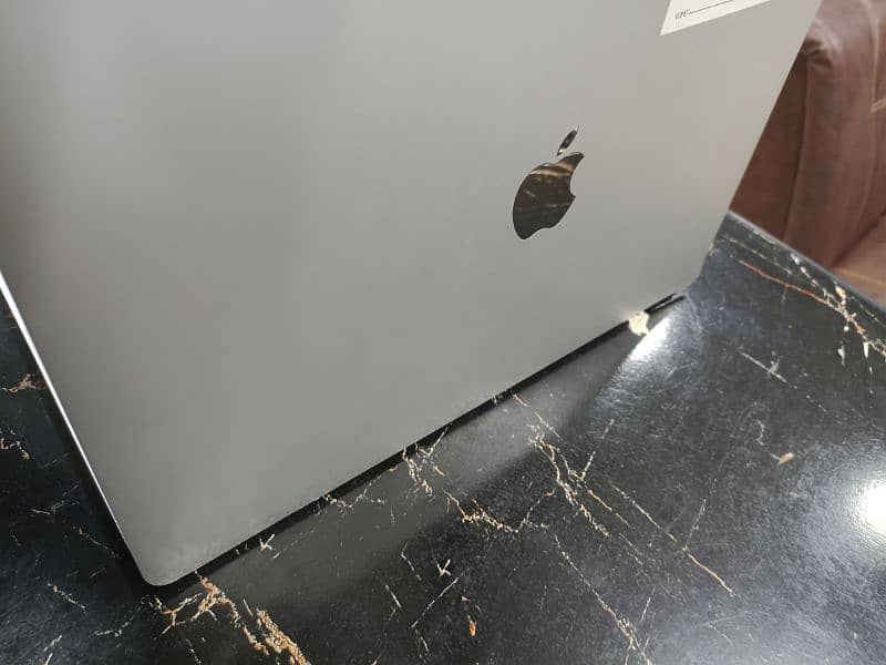 APPLE MACBOOK AIR 2019 4