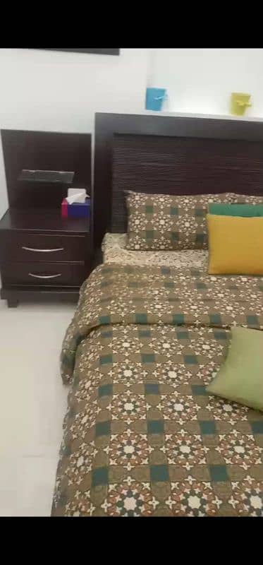 Wooden Bed Set with Dressing and 1 Side Table 2