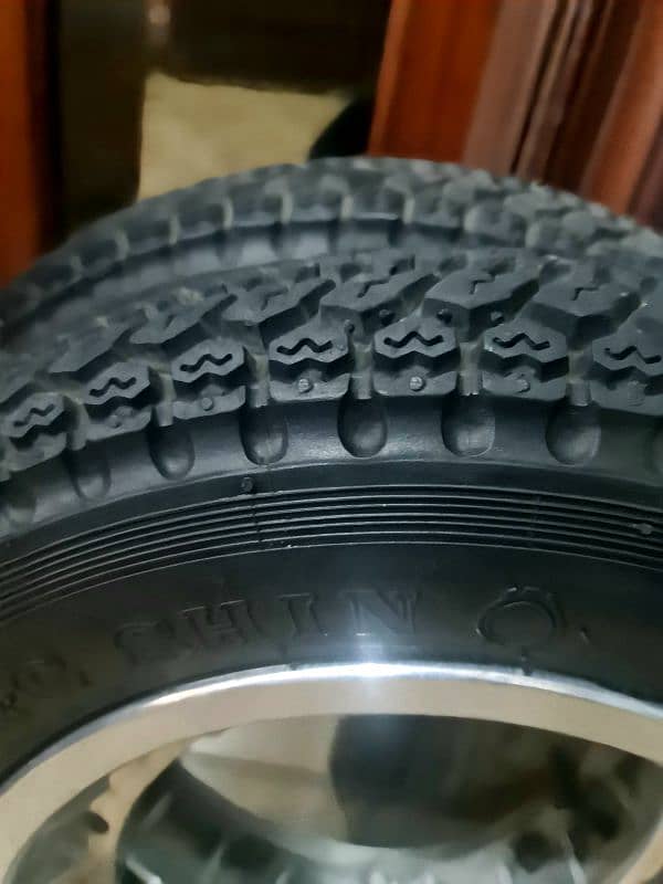 Vespa Piaggo Alloy Wheels with Tyres 10/10 2