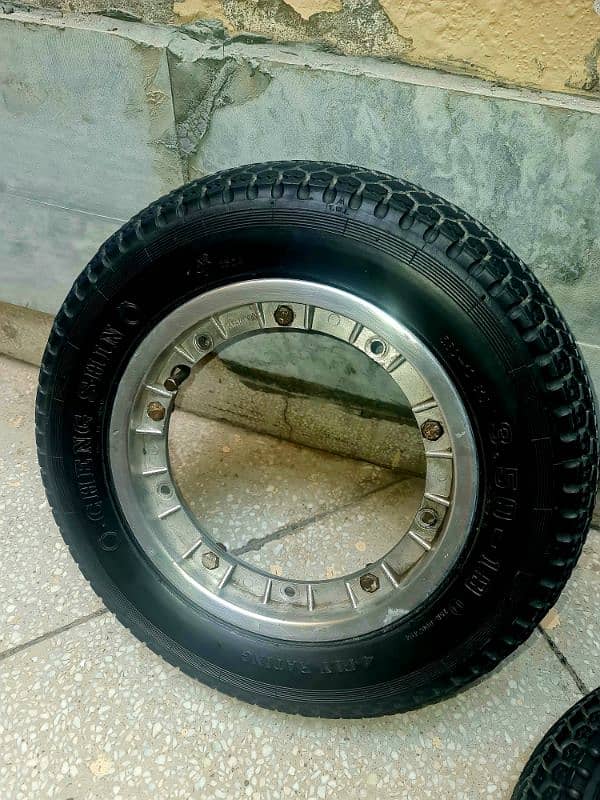 Vespa Piaggo Alloy Wheels with Tyres 10/10 6