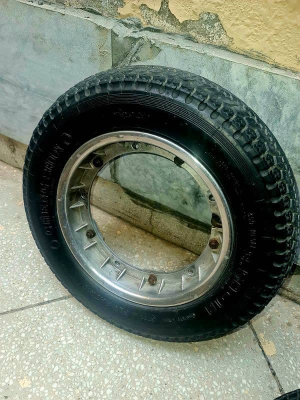 Vespa Piaggo Alloy Wheels with Tyres 10/10 7