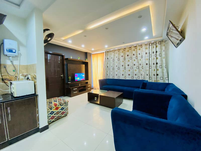 Two bedroom VIP apartment for rent on daily basis in bahria town 0